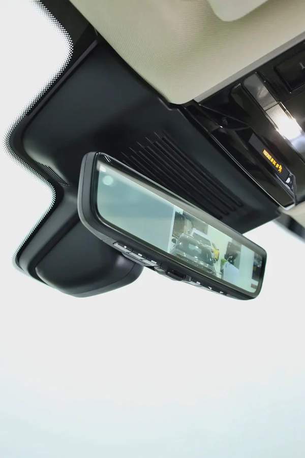 RANGE ROVER V6 P400 FULLY LOADED IN SPECIAL EIGER GRAY AND PERLINI INTERIOR