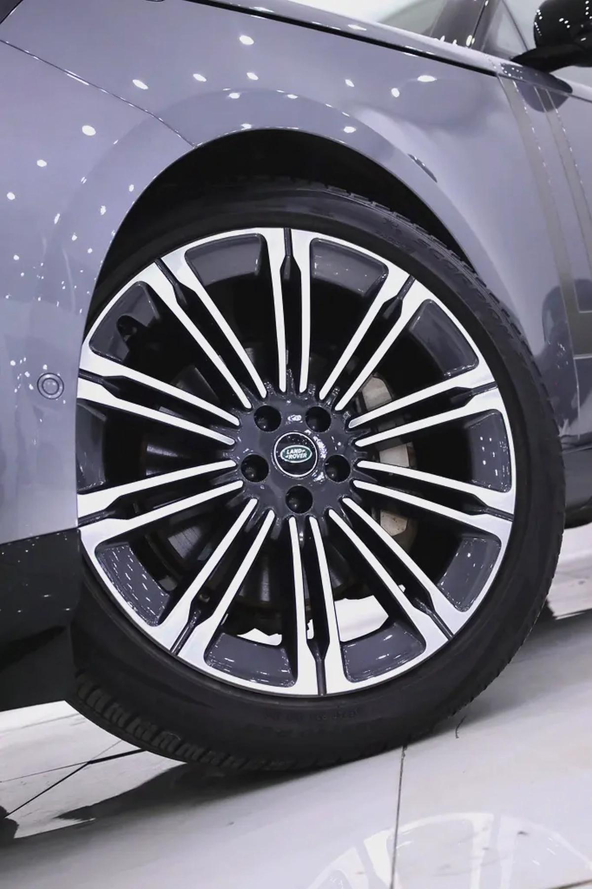 RANGE ROVER V6 P400 FULLY LOADED IN SPECIAL EIGER GRAY AND PERLINI INTERIOR-18-18