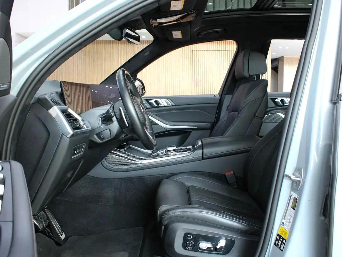 2024 - BMW X7 M60i - V8 with warranty-10-10
