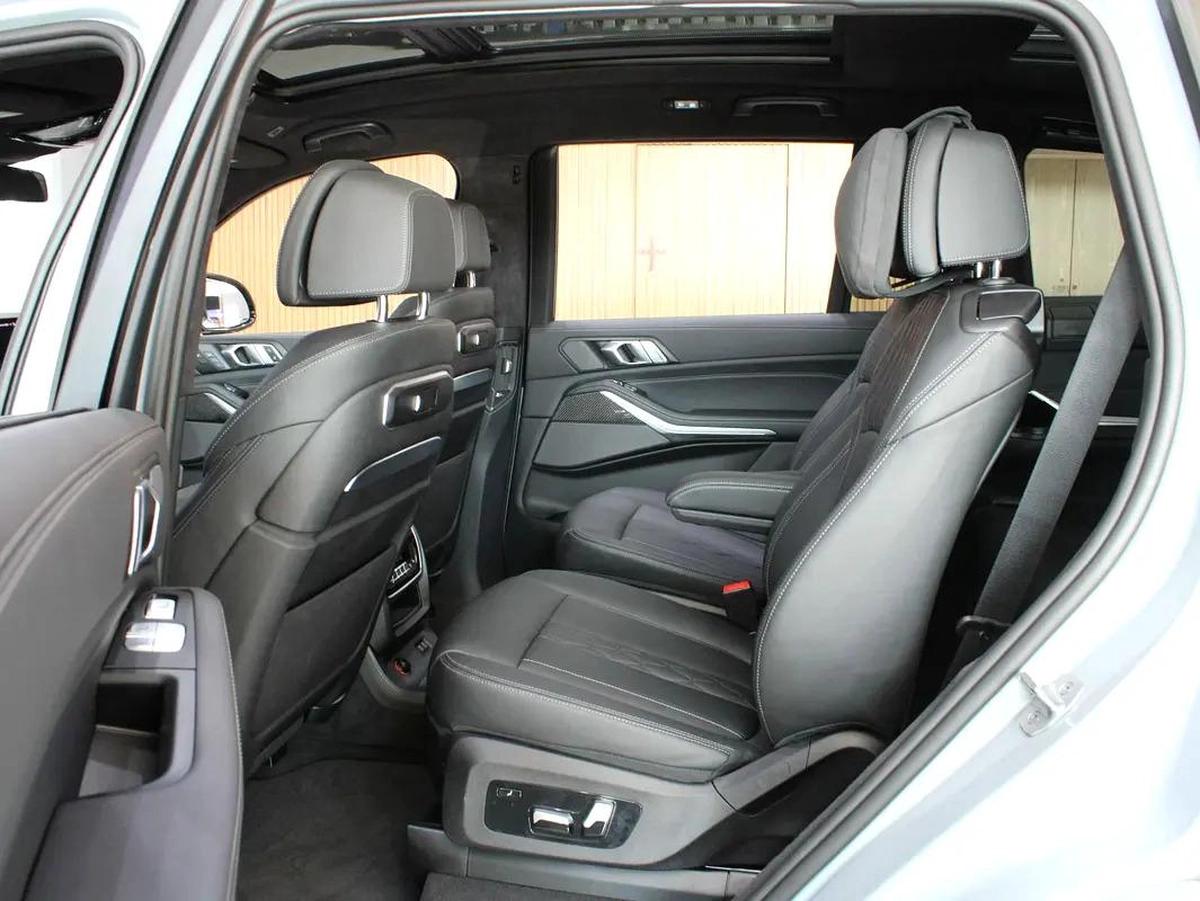 2024 - BMW X7 M60i - V8 with warranty-7-7