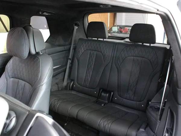 2024 - BMW X7 M60i - V8 with warranty