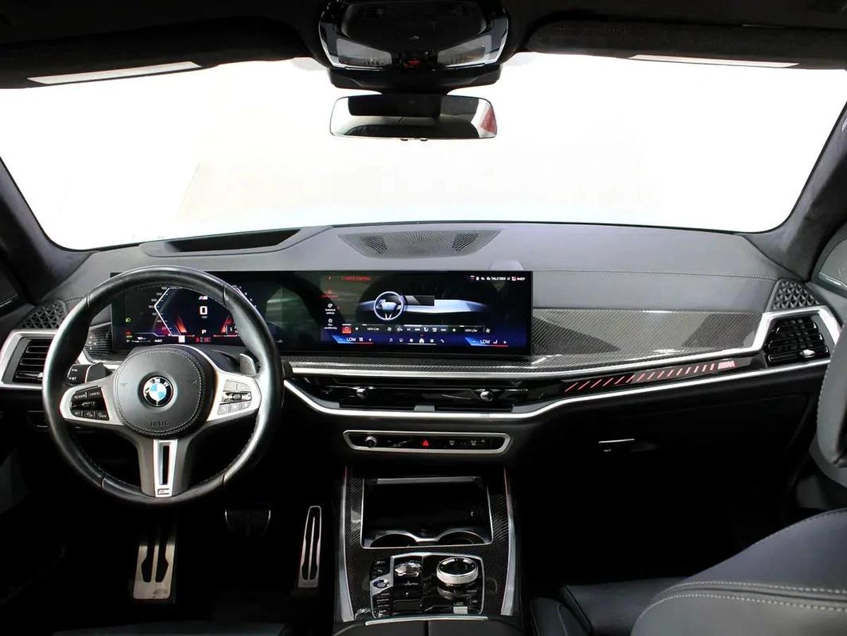 2024 - BMW X7 M60i - V8 with warranty-8-8