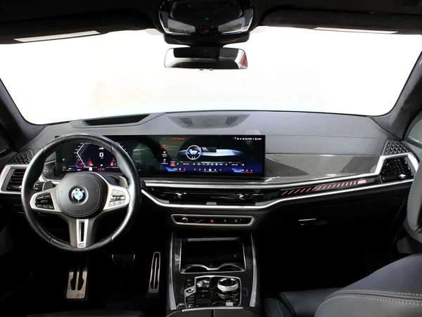 2024 - BMW X7 M60i - V8 with warranty