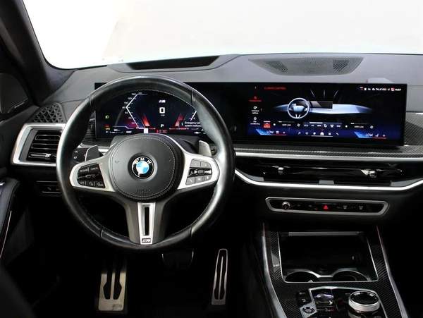 2024 - BMW X7 M60i - V8 with warranty