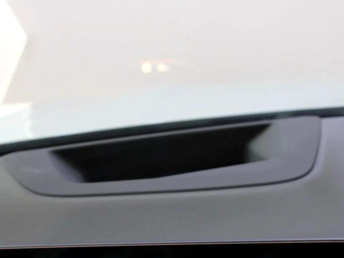 2024 - BMW X7 M60i - V8 with warranty-3-3