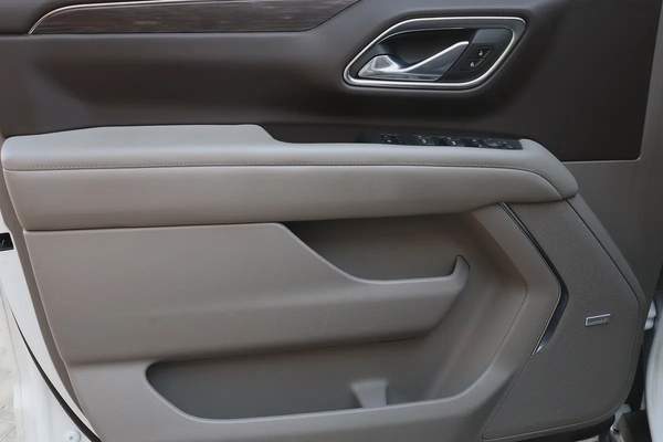 CHEVROLET TAHOE LT 4WD 5.3L V8 - GCC SPECS - UNDER WARRANTY / SERVICE 21-10-2027 - ACCIDENT FREE -