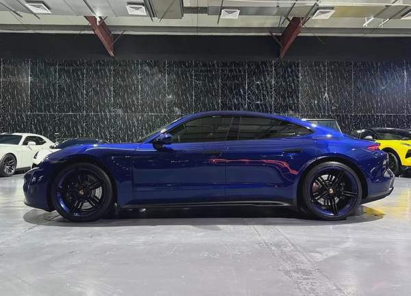 Porsche Taycan GTS 2023 GCC specs for 365,000.00 AED