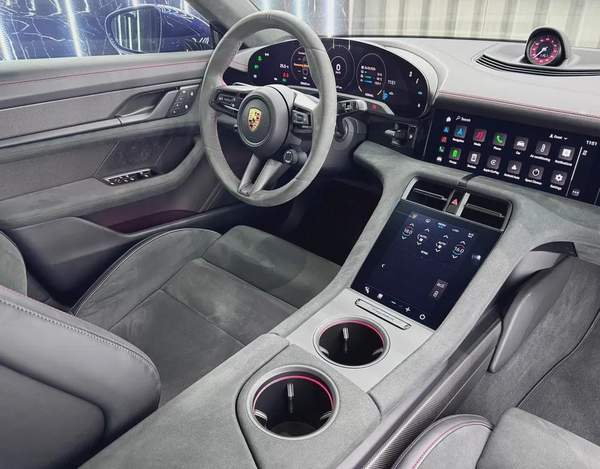 Porsche Taycan GTS 2023 GCC specs for 365,000.00 AED