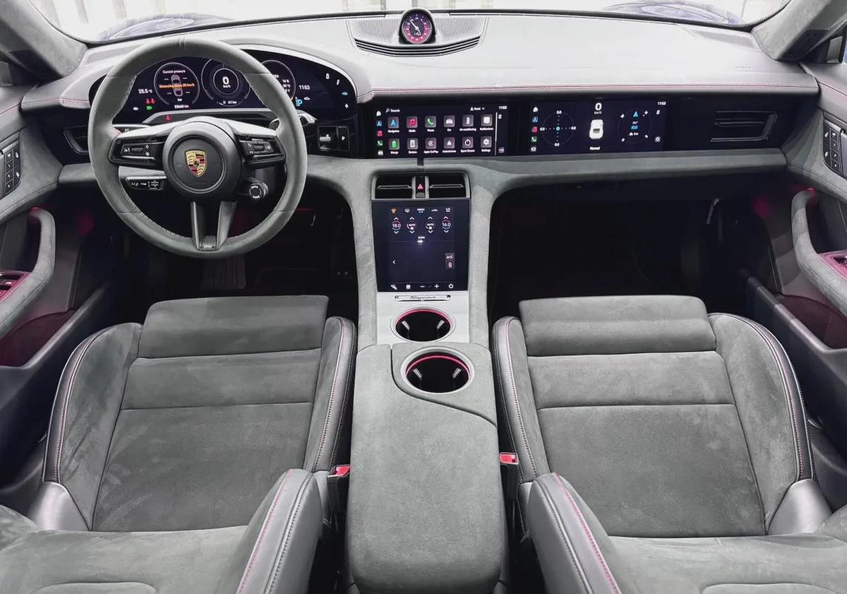Porsche Taycan GTS 2023 GCC specs for 365,000.00 AED-19-19