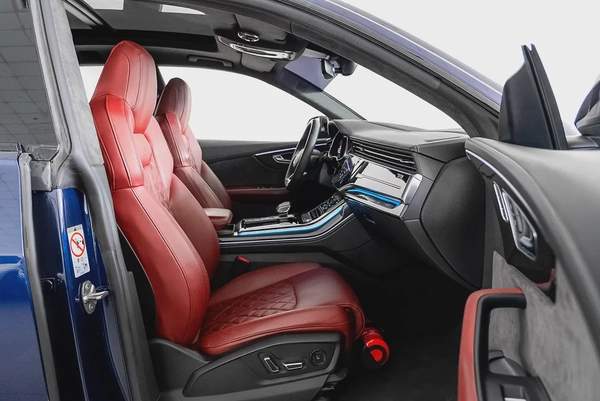 5,712 AED / 60 months | 0% DP | 2022 Audi SQ8 / Full Service History and Audi Warranty