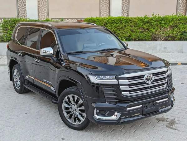 TOYOTA LAND CRUISER 2014 FACELIFTED 2025 WITH INTERIOR AND EXTERIOR V6 4.0L IN PERFECT CONDITION