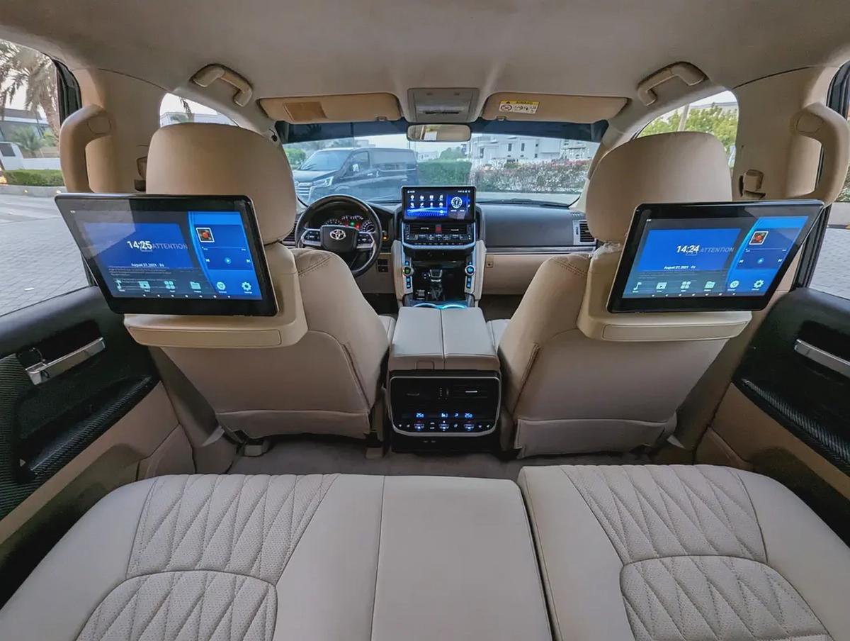 TOYOTA LAND CRUISER 2014 FACELIFTED 2025 WITH INTERIOR AND EXTERIOR V6 4.0L IN PERFECT CONDITION-3-3