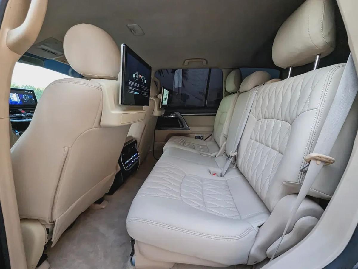 TOYOTA LAND CRUISER 2014 FACELIFTED 2025 WITH INTERIOR AND EXTERIOR V6 4.0L IN PERFECT CONDITION-7-7