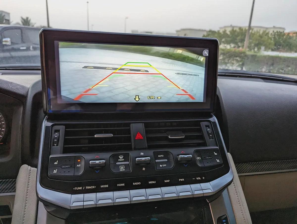 TOYOTA LAND CRUISER 2014 FACELIFTED 2025 WITH INTERIOR AND EXTERIOR V6 4.0L IN PERFECT CONDITION-10-10