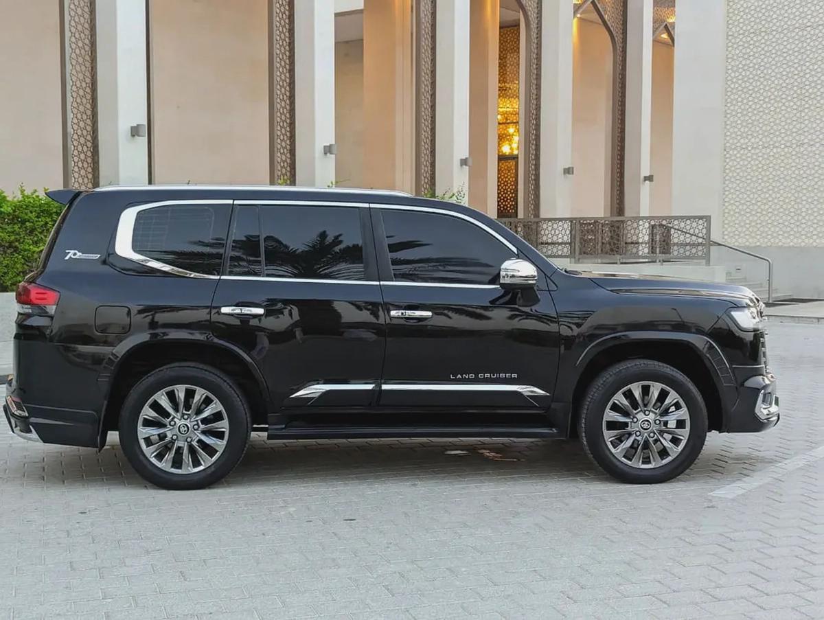 TOYOTA LAND CRUISER 2014 FACELIFTED 2025 WITH INTERIOR AND EXTERIOR V6 4.0L IN PERFECT CONDITION-16-16