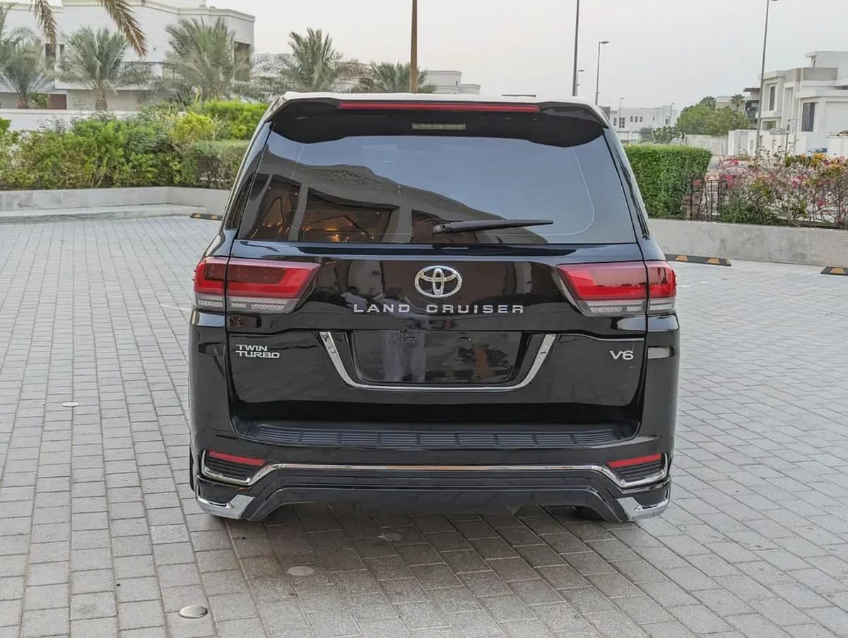 TOYOTA LAND CRUISER 2014 FACELIFTED 2025 WITH INTERIOR AND EXTERIOR V6 4.0L IN PERFECT CONDITION-17-17