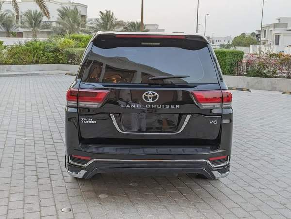 TOYOTA LAND CRUISER 2014 FACELIFTED 2025 WITH INTERIOR AND EXTERIOR V6 4.0L IN PERFECT CONDITION
