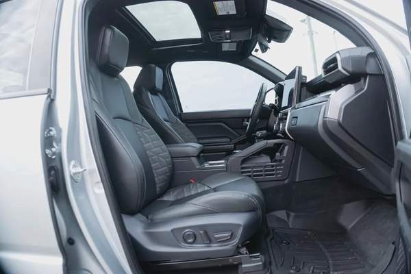 Toyota Tacoma 2024 SR5 Double Cab