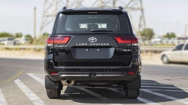 Toyota Land Cruiser Toyota Land Cruiser GXR 4.0L Petrol with sunroof 2024