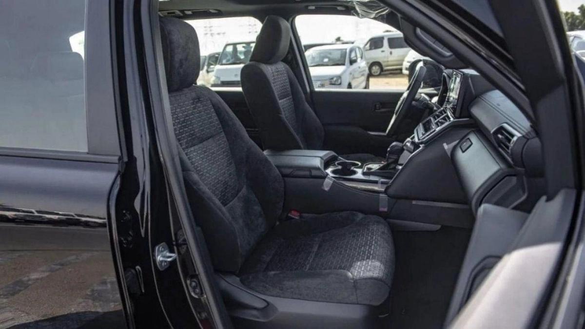 Toyota Land Cruiser Toyota Land Cruiser GXR 4.0L Petrol with sunroof 2024-8-8