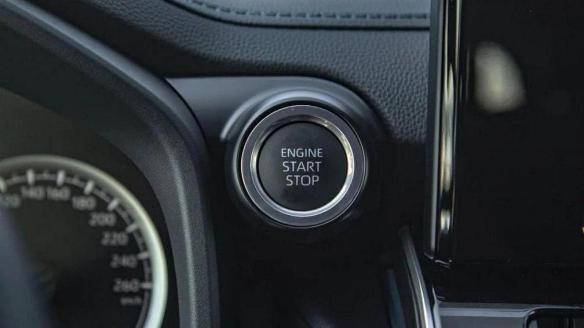 Toyota Land Cruiser Toyota Land Cruiser GXR 4.0L Petrol with sunroof 2024-10-10