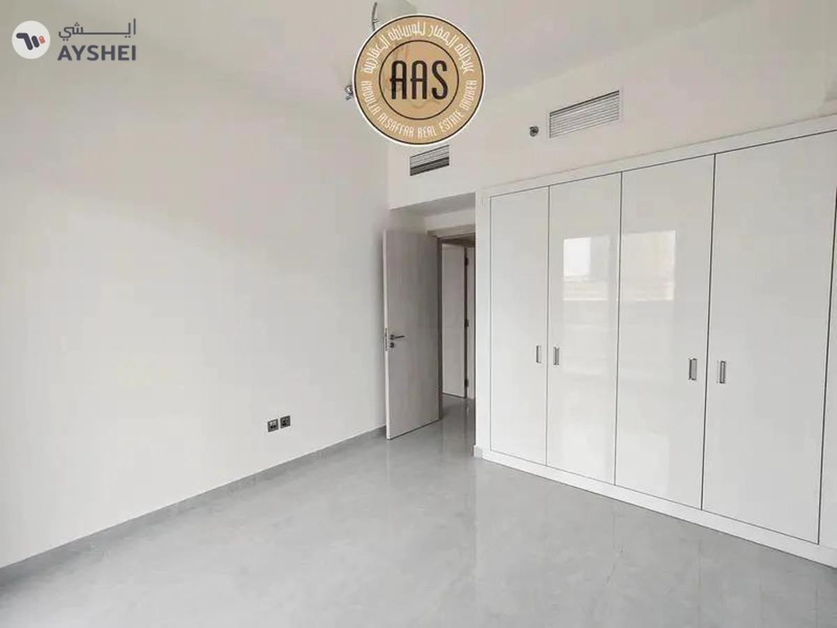 Spacious 3bhk+ store room with pool view balcony in Arjan-3-3