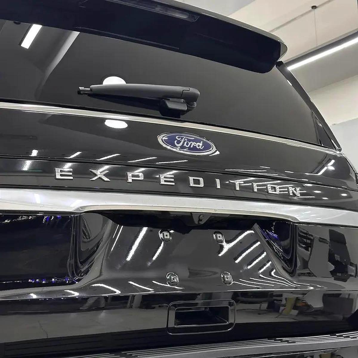 Ford Expedition Platinum-5-5
