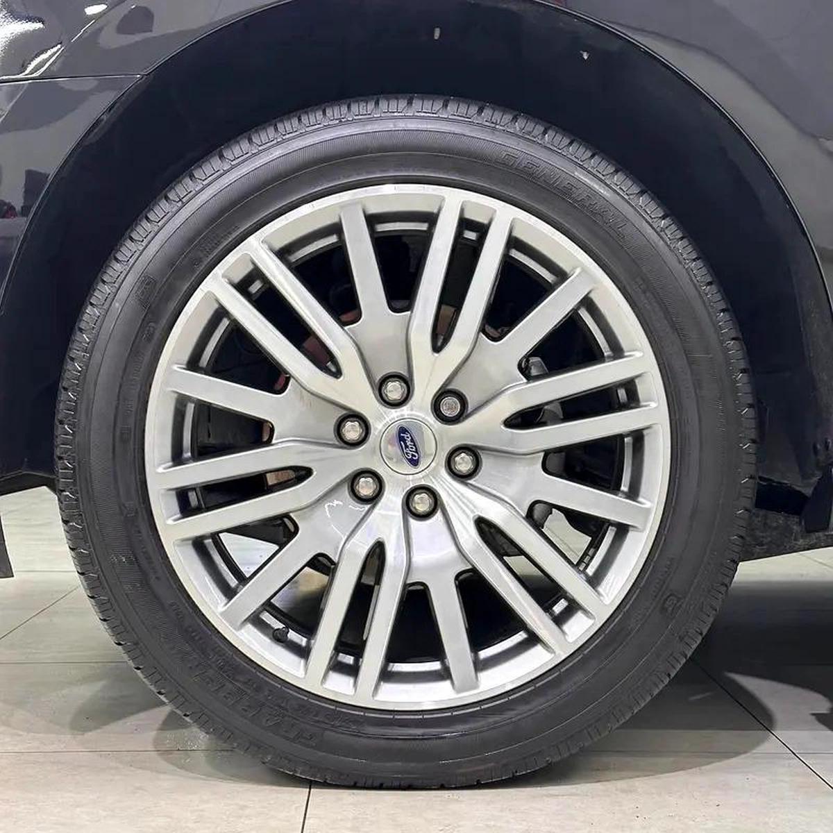 Ford Expedition Platinum-13-13