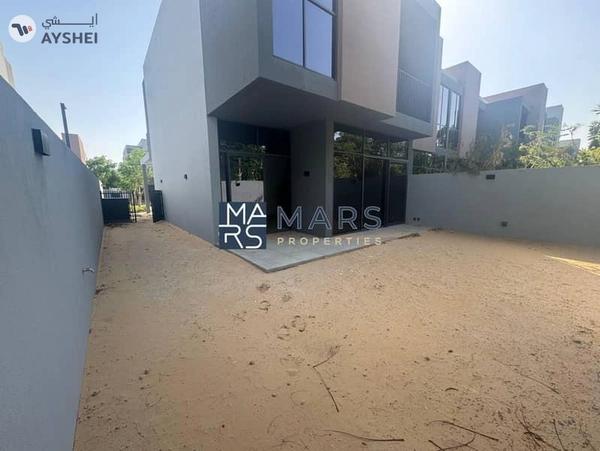 Luxurious brand new 3 bedroom townhouse available all master in Masaar for rent just in 160k