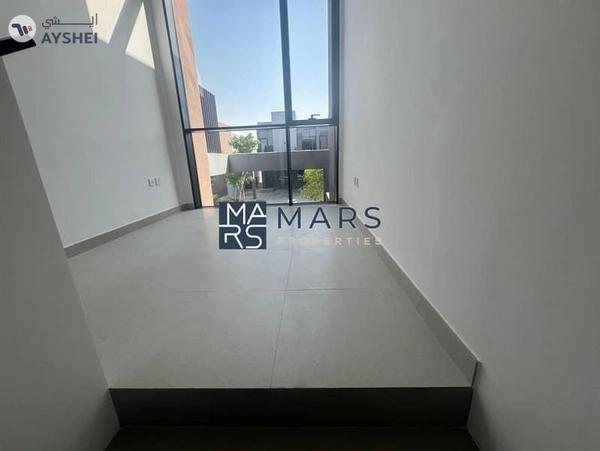 Luxurious brand new 3 bedroom townhouse available all master in Masaar for rent just in 160k