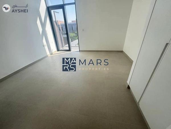 Luxurious brand new 3 bedroom townhouse available all master in Masaar for rent just in 160k