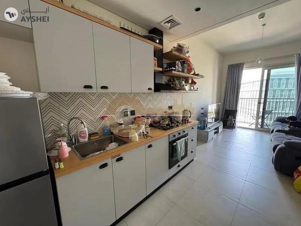 1 Bed Apartment | Mid Floor | Community View