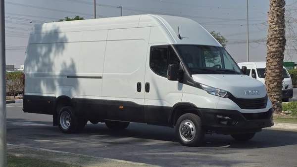 IVECO DAILY (White Automatic)