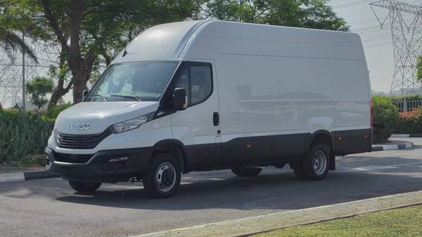 IVECO DAILY (White Automatic)