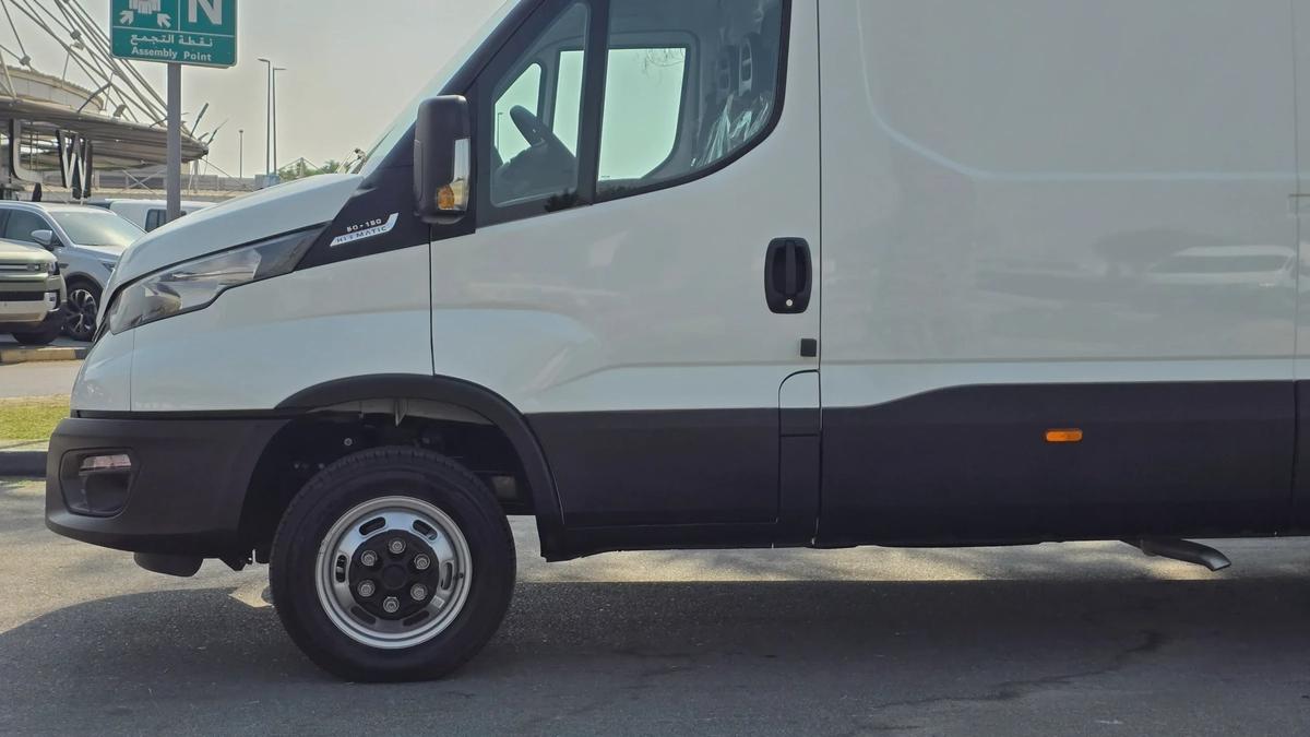 IVECO DAILY (White Automatic)-4-4