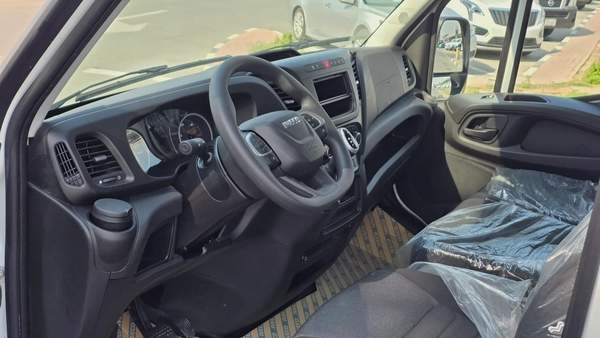 IVECO DAILY (White Automatic)