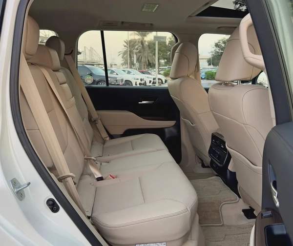 2024 Toyota Land Cruiser GXR 4.0l V6, Dealer Warranty, GCC Specifications