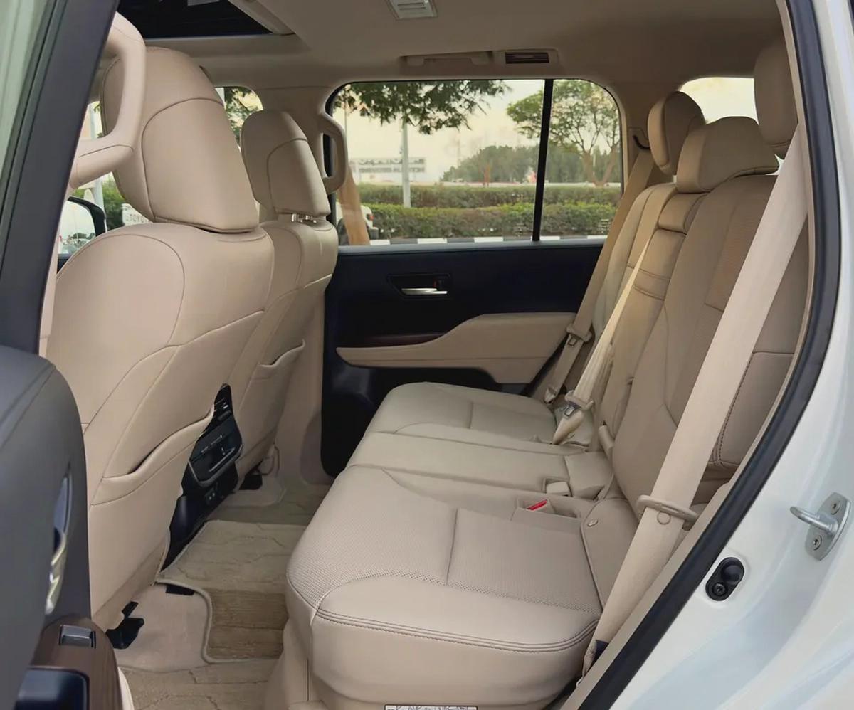 2024 Toyota Land Cruiser GXR 4.0l V6, Dealer Warranty, GCC Specifications-12-12