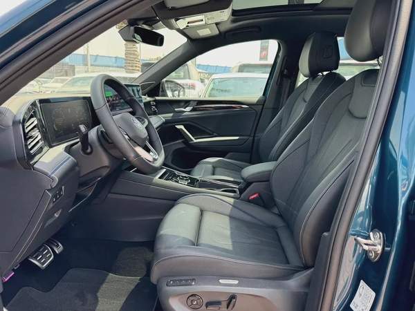2025 Volkswagen Tiguan R-Line Black Edition - GCC Specs - Brand New!