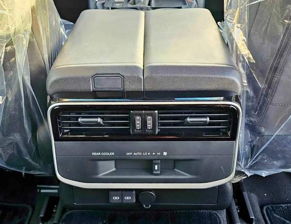 Toyota Land Cruiser GXR BASIC / SUNROOF / LEATHER WITH DRIVER POWER SEAT (CODE # GXR4B)