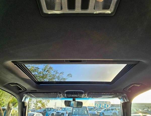 Toyota Land Cruiser GXR BASIC / SUNROOF / LEATHER WITH DRIVER POWER SEAT (CODE # GXR4B)