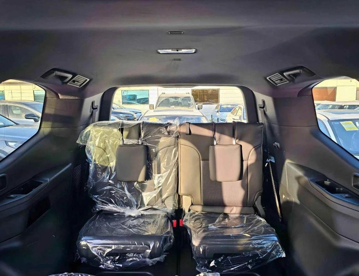 Toyota Land Cruiser GXR BASIC / SUNROOF / LEATHER WITH DRIVER POWER SEAT (CODE # GXR4B)-6-6