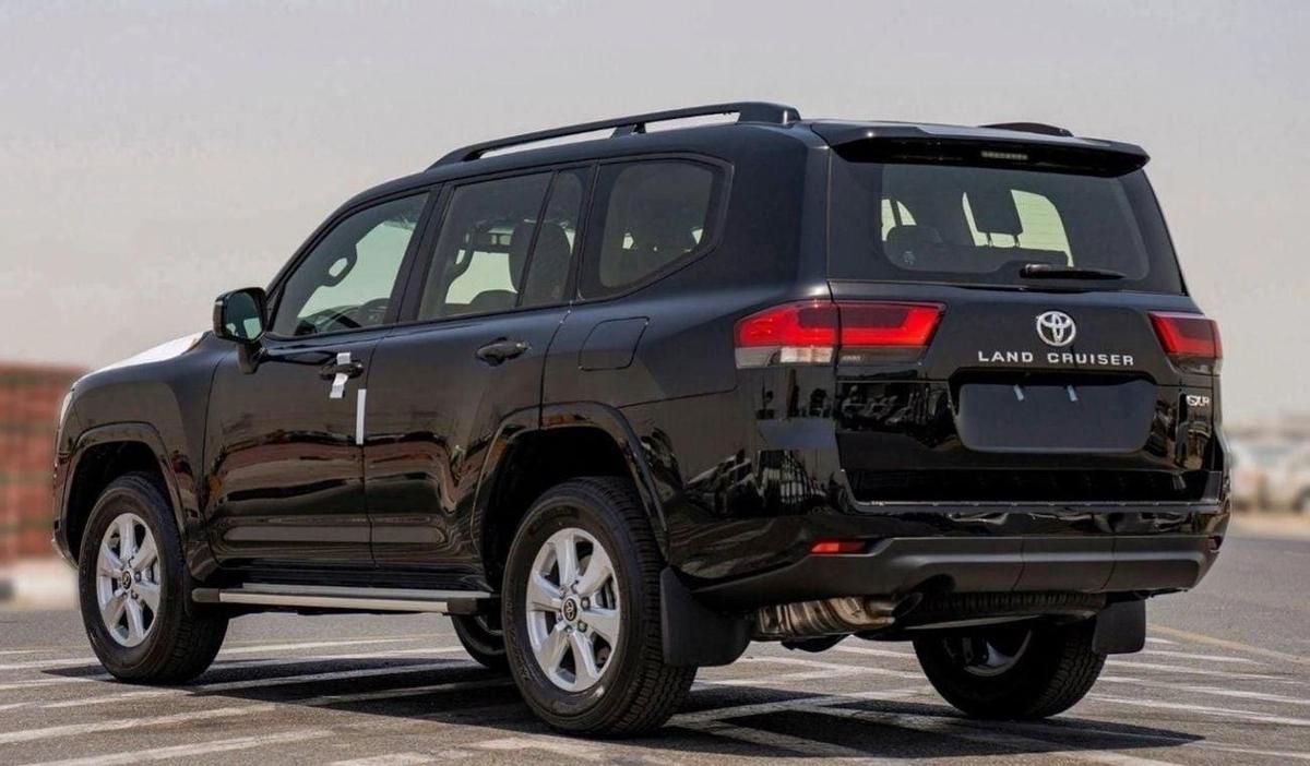 Toyota Land Cruiser Toyota land cruiser lc300 GXR 4.0 PETROL AT 2025-1-1