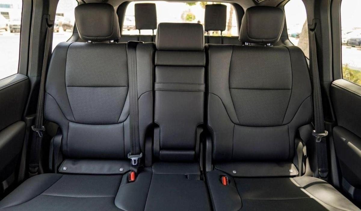 Toyota Land Cruiser Toyota land cruiser lc300 GXR 4.0 PETROL AT 2025-9-9
