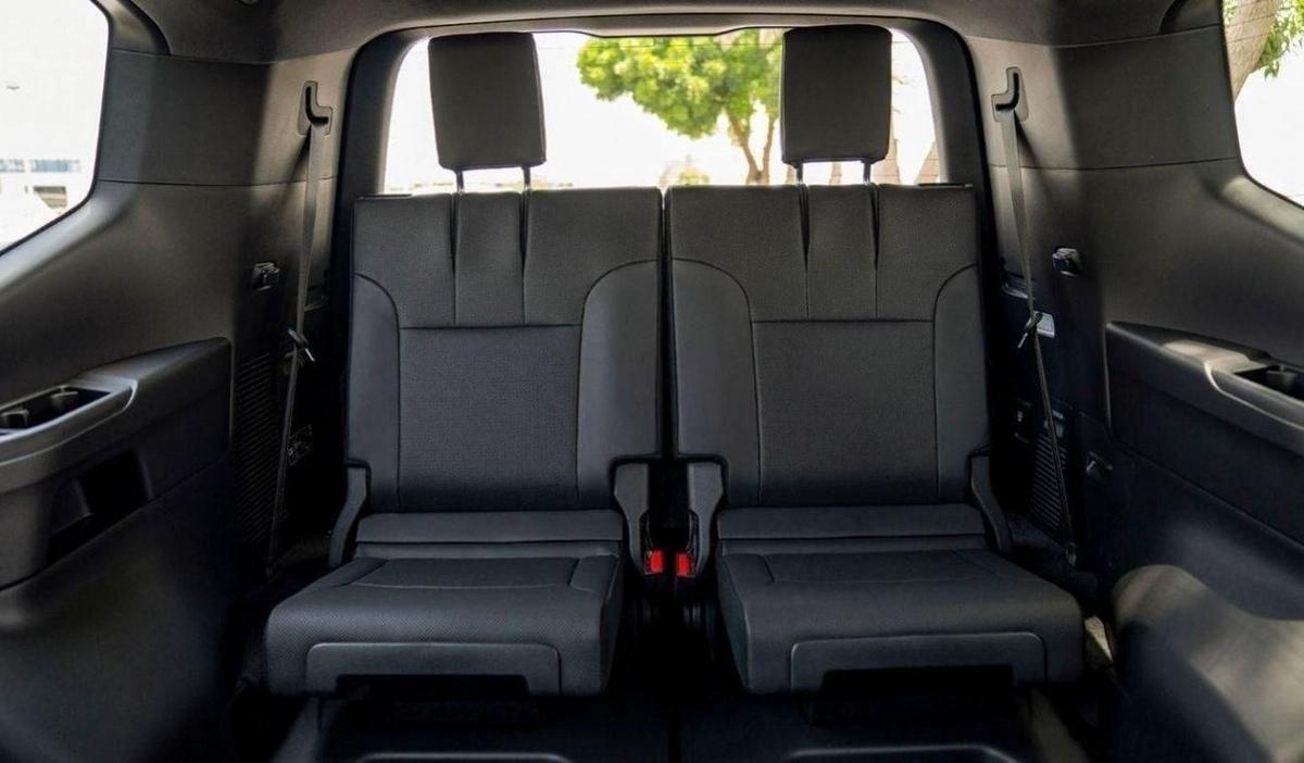Toyota Land Cruiser Toyota land cruiser lc300 GXR 4.0 PETROL AT 2025-10-10