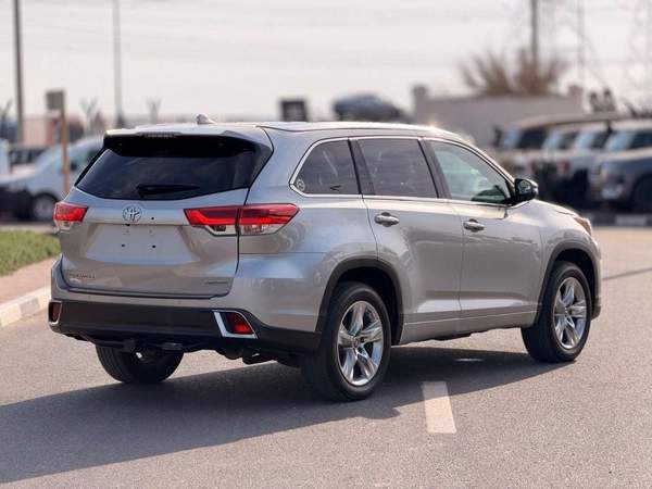 Toyota Highlander Limited 3.6L // 2019 full option// sunroof, leather seats