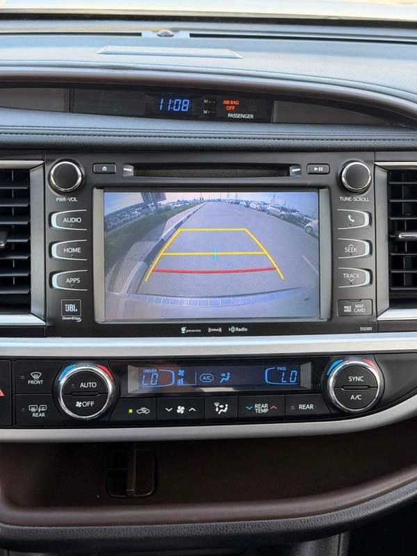 Toyota Highlander Limited 3.6L // 2019 full option// sunroof, leather seats