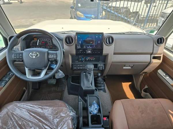 Toyota Land Cruiser 70 LX 4.0L (5 DOOR)