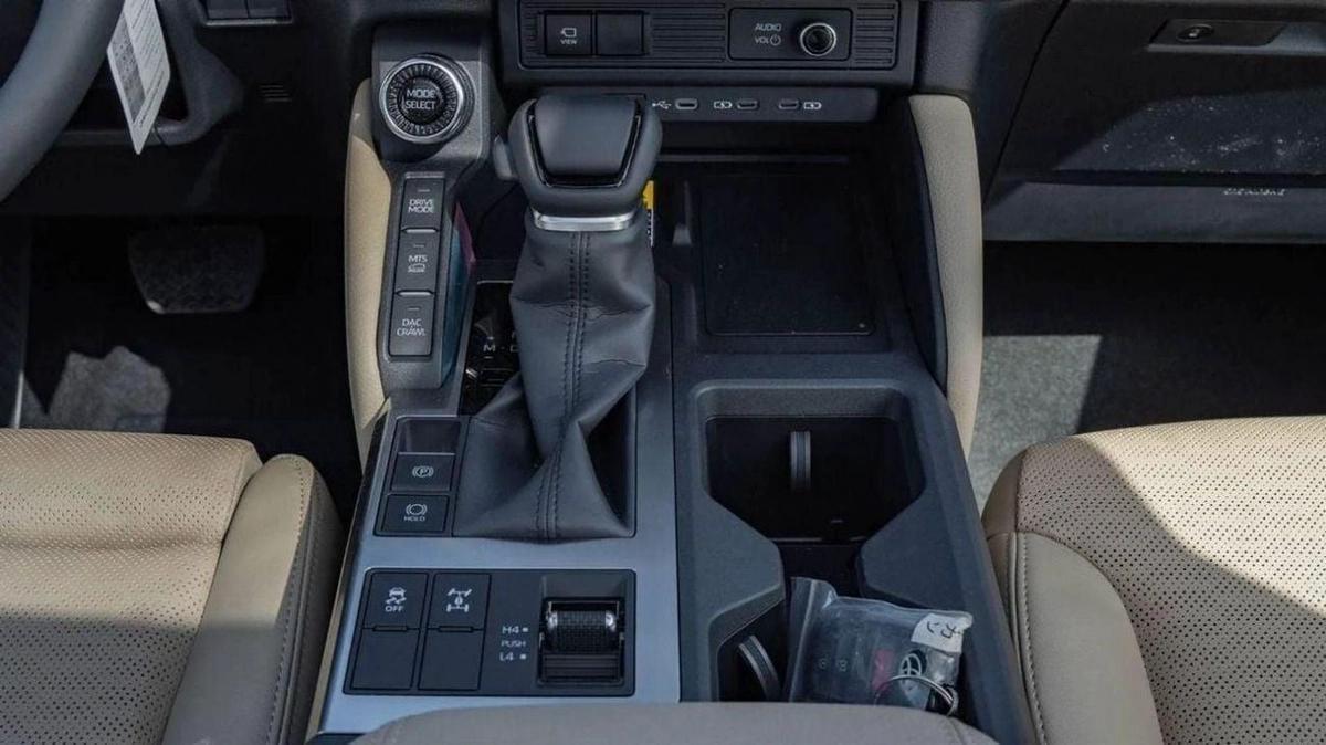 Toyota Prado PRADO 2.4PETROL GCC 2025-5-5