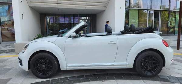 2019 Volkswagen Beetle -2.0L-4 Cyl-Excellent Condition